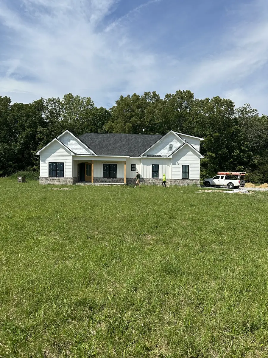 933 Ovoca Lake Rd, Tullahoma, TN 37388 - Image #2
