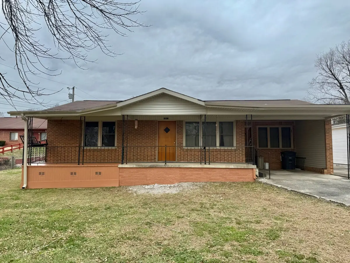 1013 College St W, Fayetteville, TN 37334 - Image #1