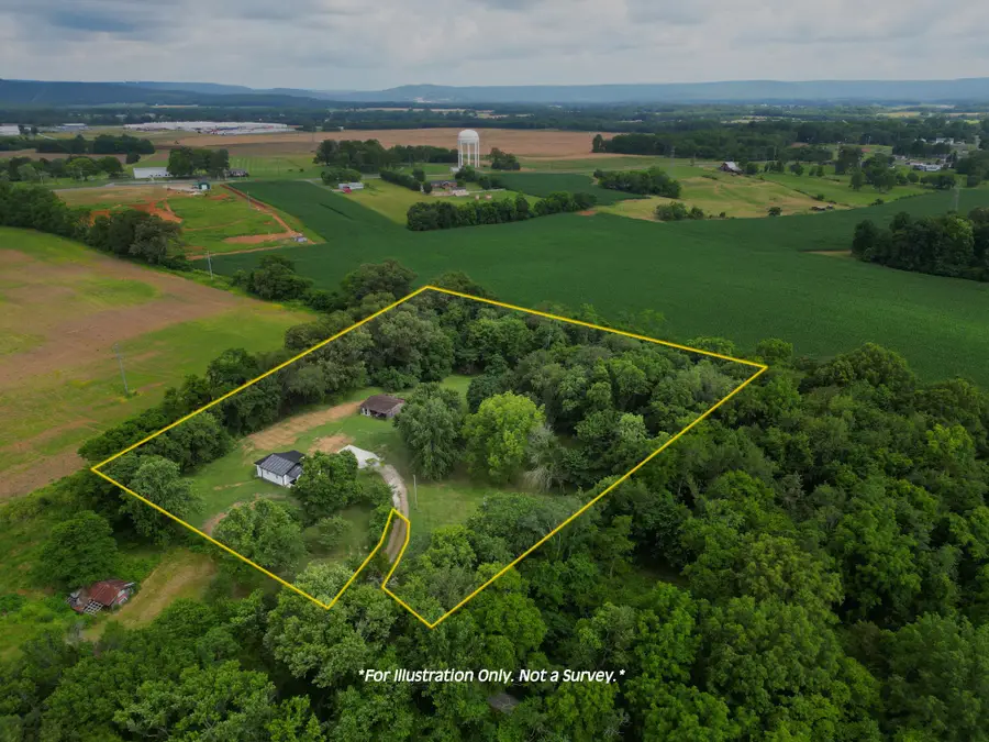 325 Francis Rd, Decherd, TN 37324 - Image #2