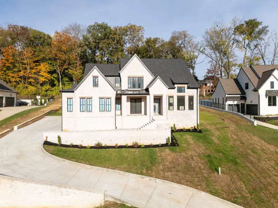 1586 Eastwood Dr, Brentwood, TN 37027 - #2