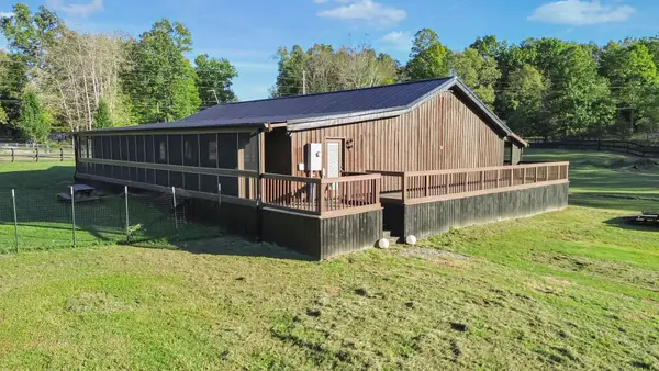 9007 Redbud Ln, Nunnelly, TN 37137