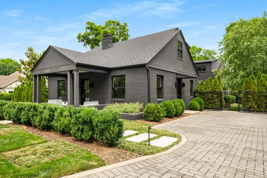 2804 Hawthorne Pl, Nashville, TN 37212 - Image #2