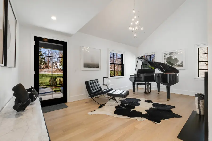 2804 Hawthorne Pl, Nashville, TN 37212 - Image #3