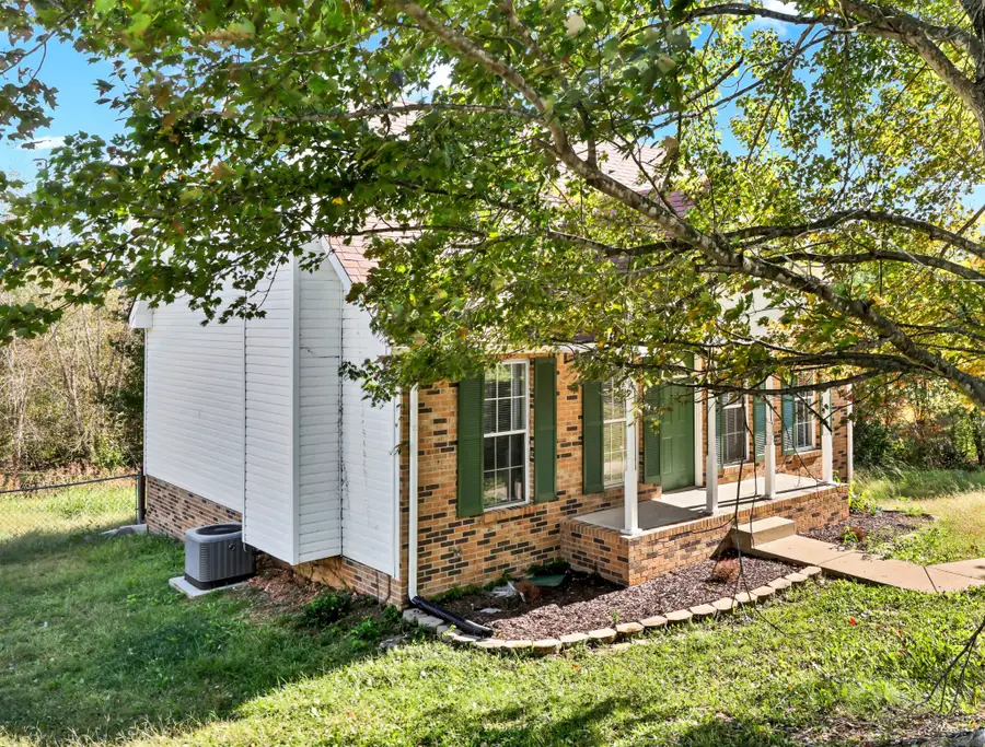 570 Barney Ln, Clarksville, TN 37042 - #2