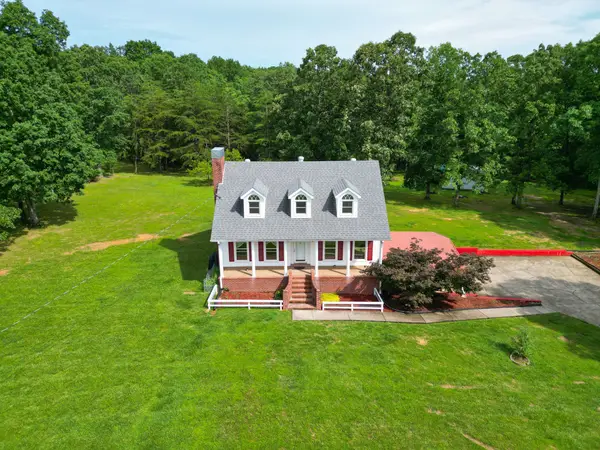 4045 Old Nashville Hwy, Mc Ewen, TN 37101