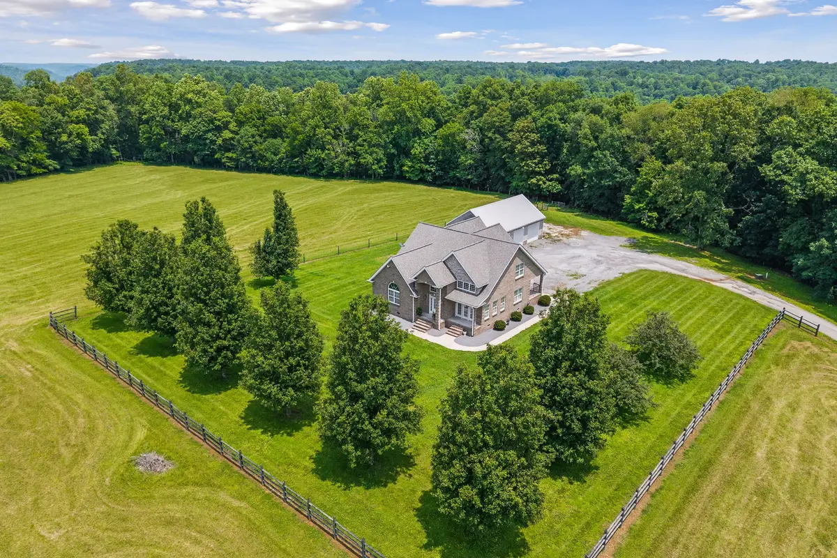 547 Martin Ridge Ln, Gainesboro, TN 38562 - Image #1