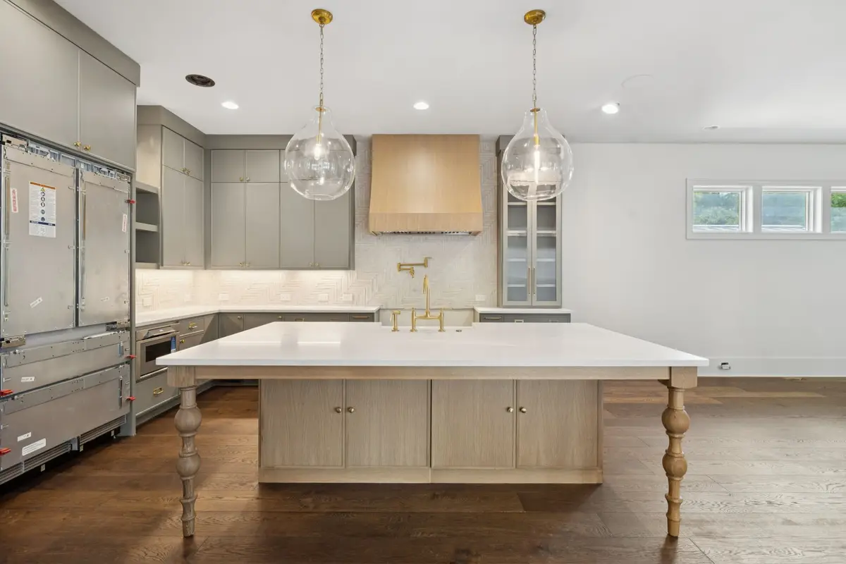 214 38th Ave N, Nashville, TN 37209 - Image #1