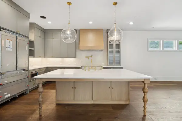 214 38th Ave N, Nashville, TN 37209