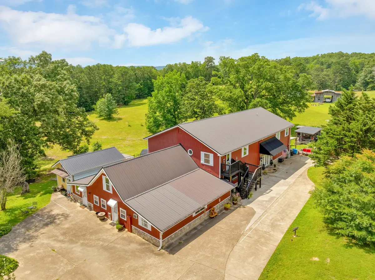 997 W 12th Street, Chickamauga, GA 30707 - #1