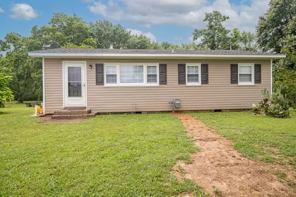 502 N Main St, Loretto, TN 38469