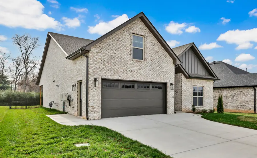 718 Southern Pine Trl, Clarksville, TN 37043 - #3