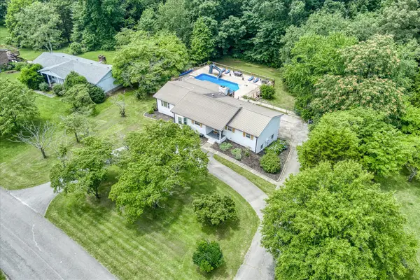 2727 Old Salem Dr, Cookeville, TN 38506