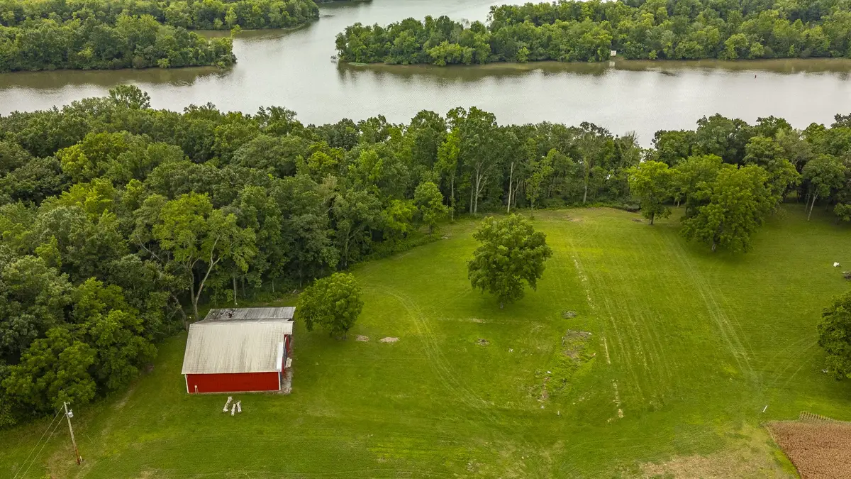 1113 E Robertson Rd, Castalian Springs, TN 37031 - Image #1