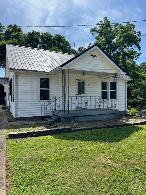 715 N High St N, Winchester, TN 37398