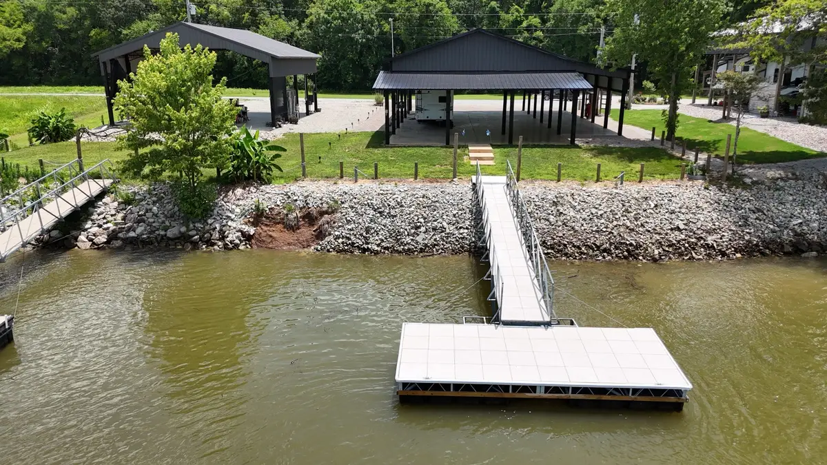 1434 S River Front Dr, Clifton, TN 38425 - Image #1