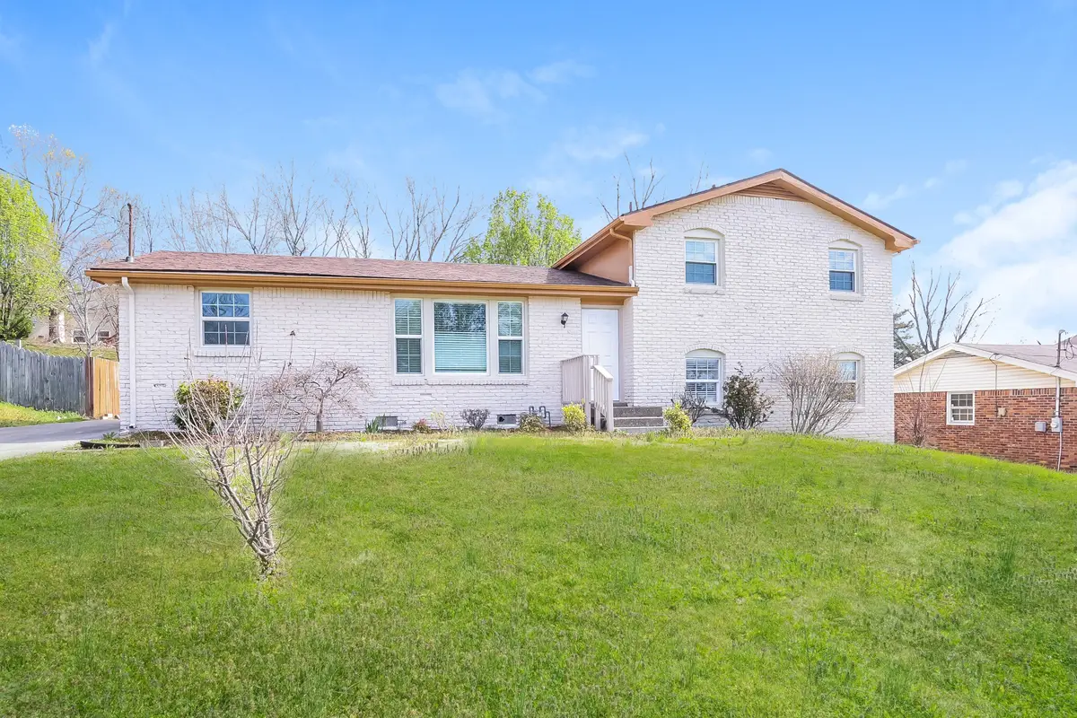 2636 Ravine Dr, Nashville, TN 37217 - Image #1