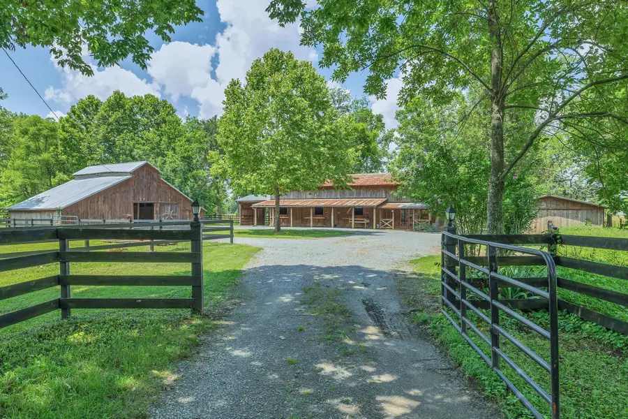 590 Squire Jones Rd, Bell Buckle, TN 37020 - Image #2