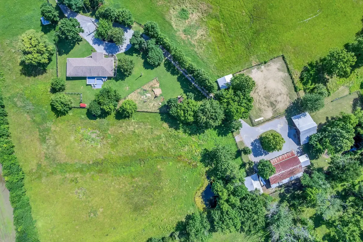 590 Squire Jones Rd, Bell Buckle, TN 37020 - Image #1