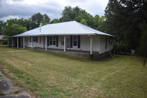 141 Maple St, Linden, TN 37096
