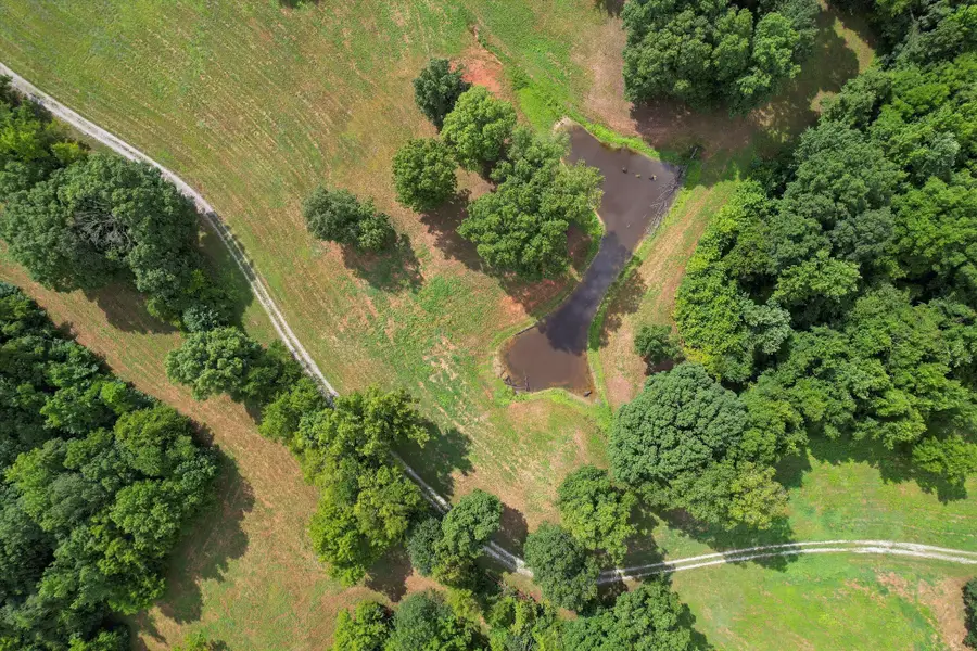 1904 Millers Chapel Rd, Charlotte, TN 37036 - Image #3