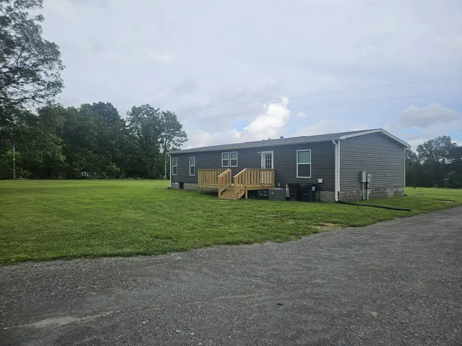 203 Heidi Ln, Lafayette, TN 37083 - Image #2