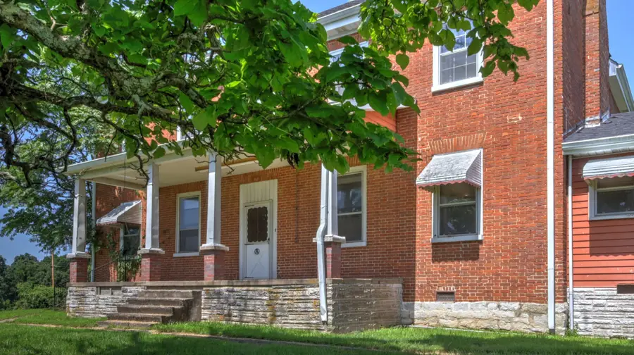 857 Davenport Rd, Cumberland City, TN 37050 - Image #2