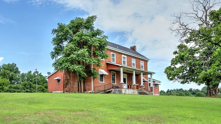 857 Davenport Rd, Cumberland City, TN 37050 - Image #3