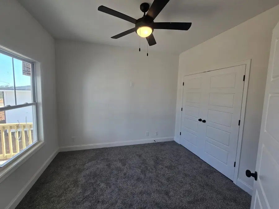 526 N Halfifax Ct, Clarksville, TN 37040 - #2