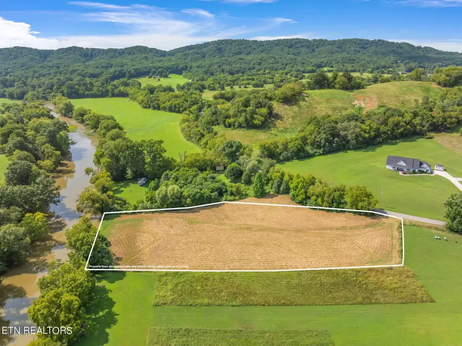 654 Martin Mill Pike, Rockford, TN 37853 - Image #2