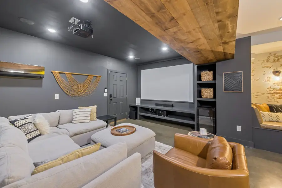 2676 Hartford Dr, Nashville, TN 37210 - Image #2