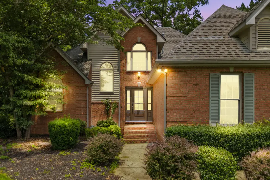 208 Loop Dr, Winchester, TN 37398 - #2