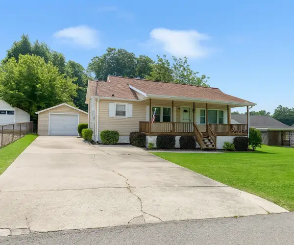 44 Harrison Ave, Rossville, GA 30741