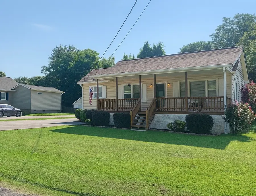 44 Harrison Ave, Rossville, GA 30741 - #2