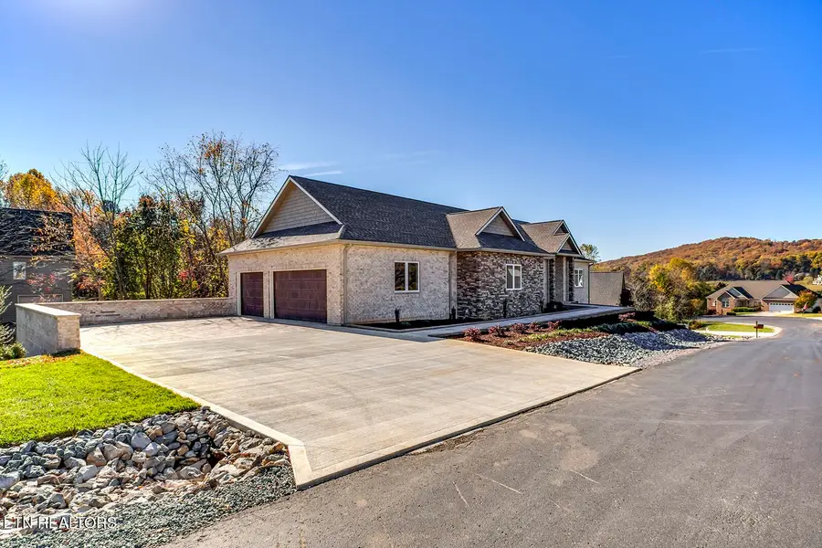 119 Hanani Tr, Vonore, TN 37885 - Image #2