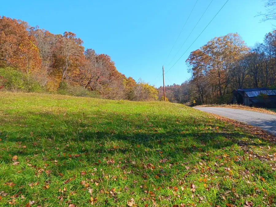 2073 Choates Creek Rd, Lawrenceburg, TN 38464 - Image #2