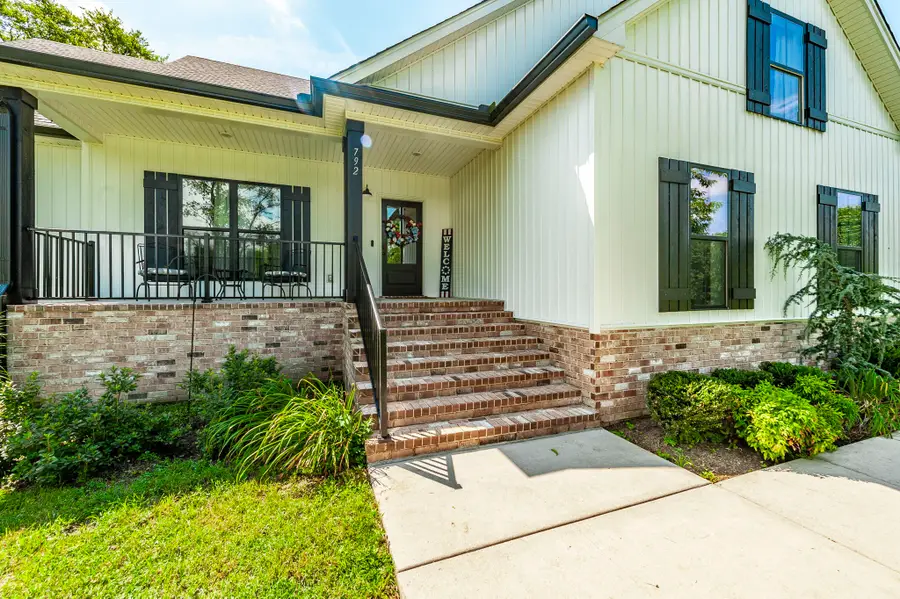 792 Greenfield Ln, Castalian Springs, TN 37031 - Image #2