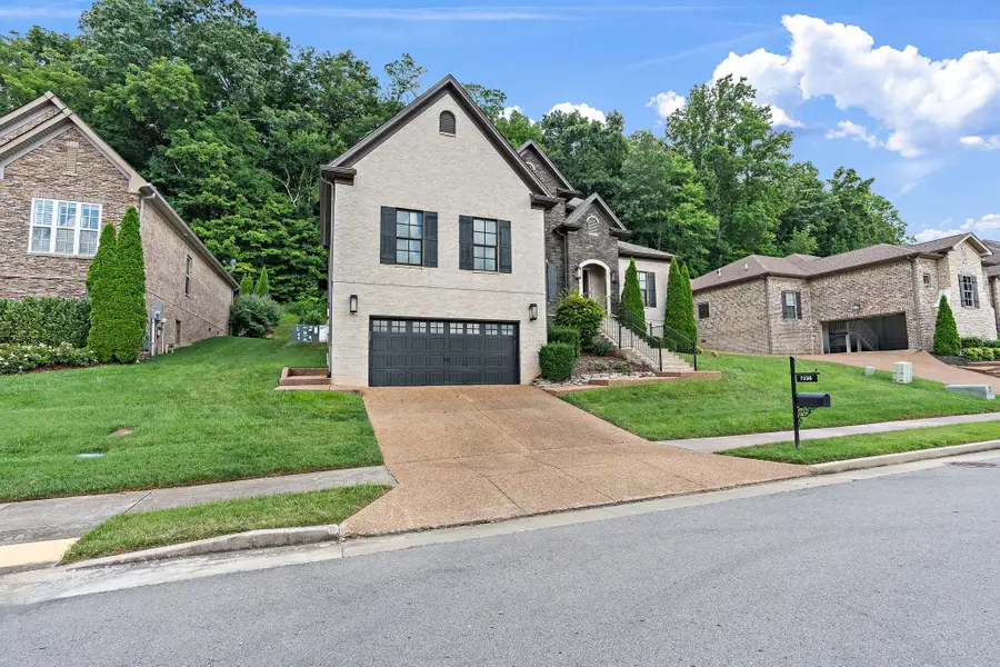 7236 Natchez Pointe Dr, Nashville, TN 37221 - #2