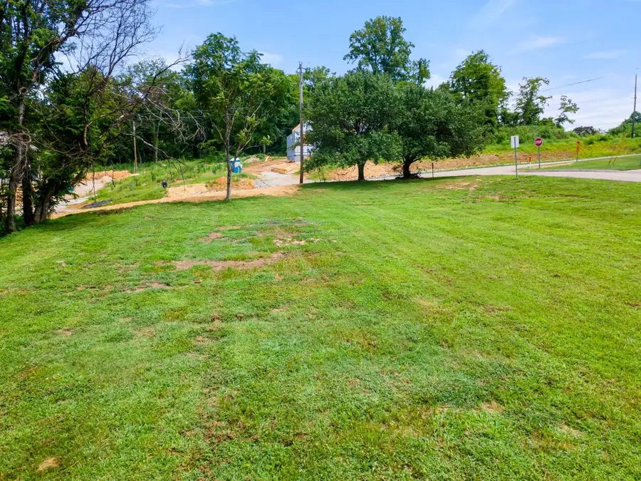 1400 Brook Dr, Columbia, TN 38401 - #3