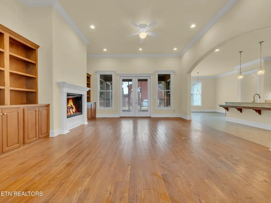 359 Biscayne Drive, Lenoir City, TN 37771 - Image #2