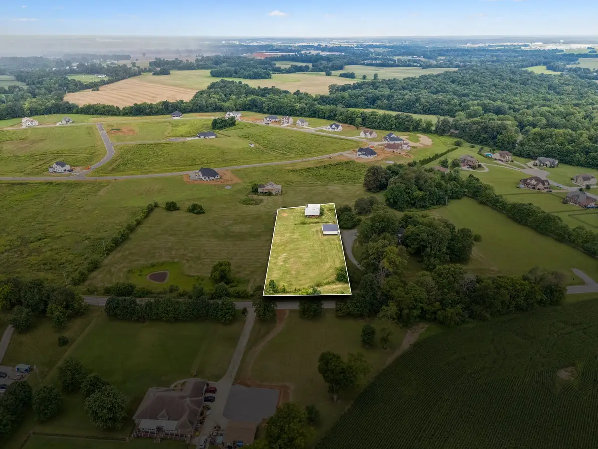 350 Port Royal Rd, Clarksville, TN 37040 - #1