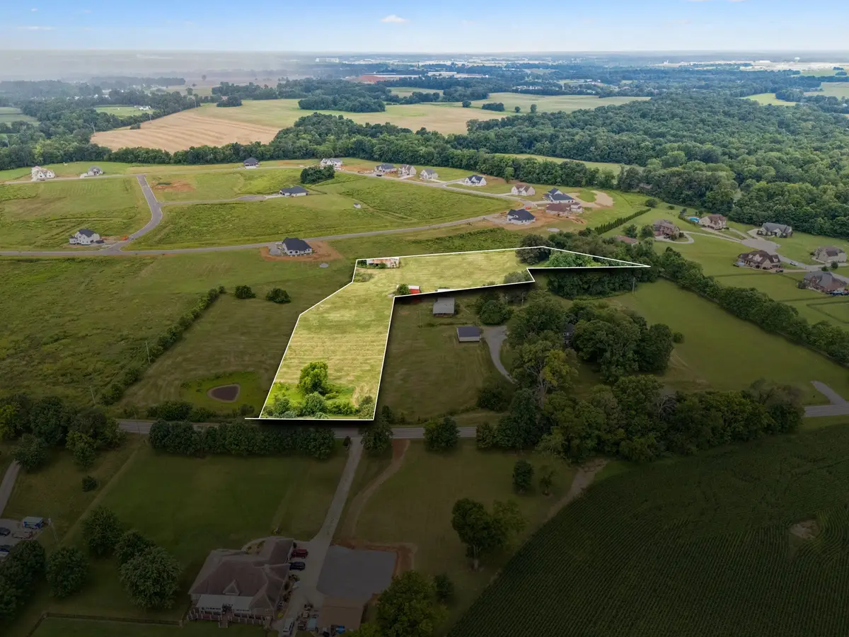 350 Port Royal Rd, Clarksville, TN 37040 - #1