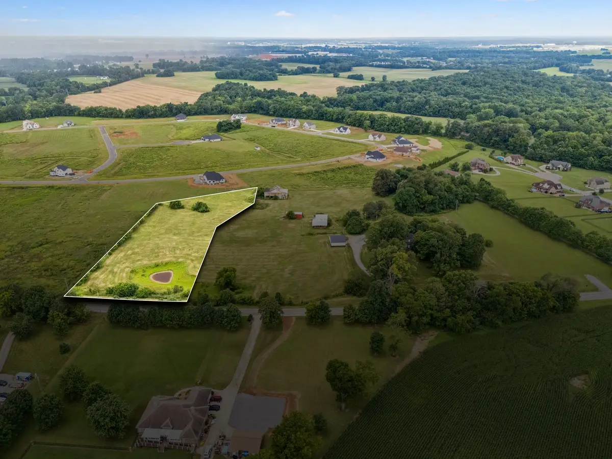 350 Port Royal Rd, Clarksville, TN 37040 - #1