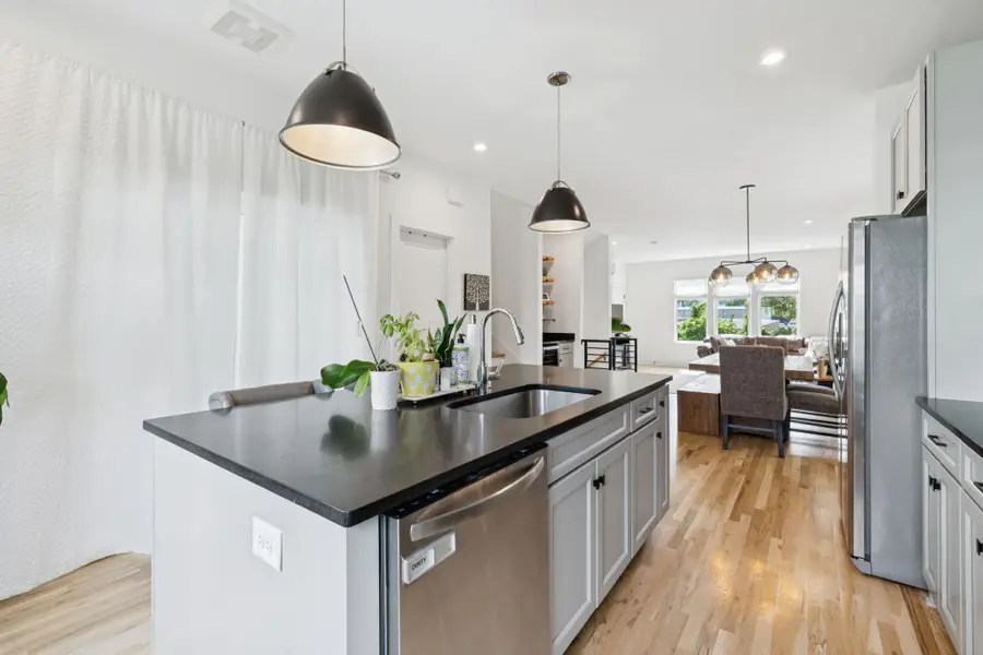 231 Sterling Point Cir, Nashville, TN 37209 - Image #2