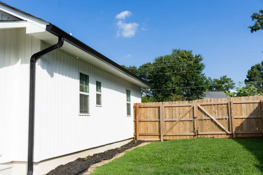 411 2nd Ave S, Loretto, TN 38469 - Image #3