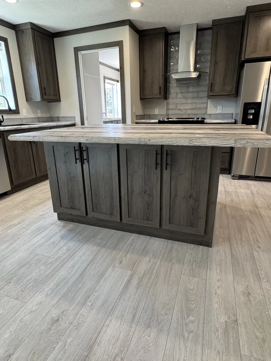 923 White Springs Rd, Lafayette, TN 37083 - Image #3