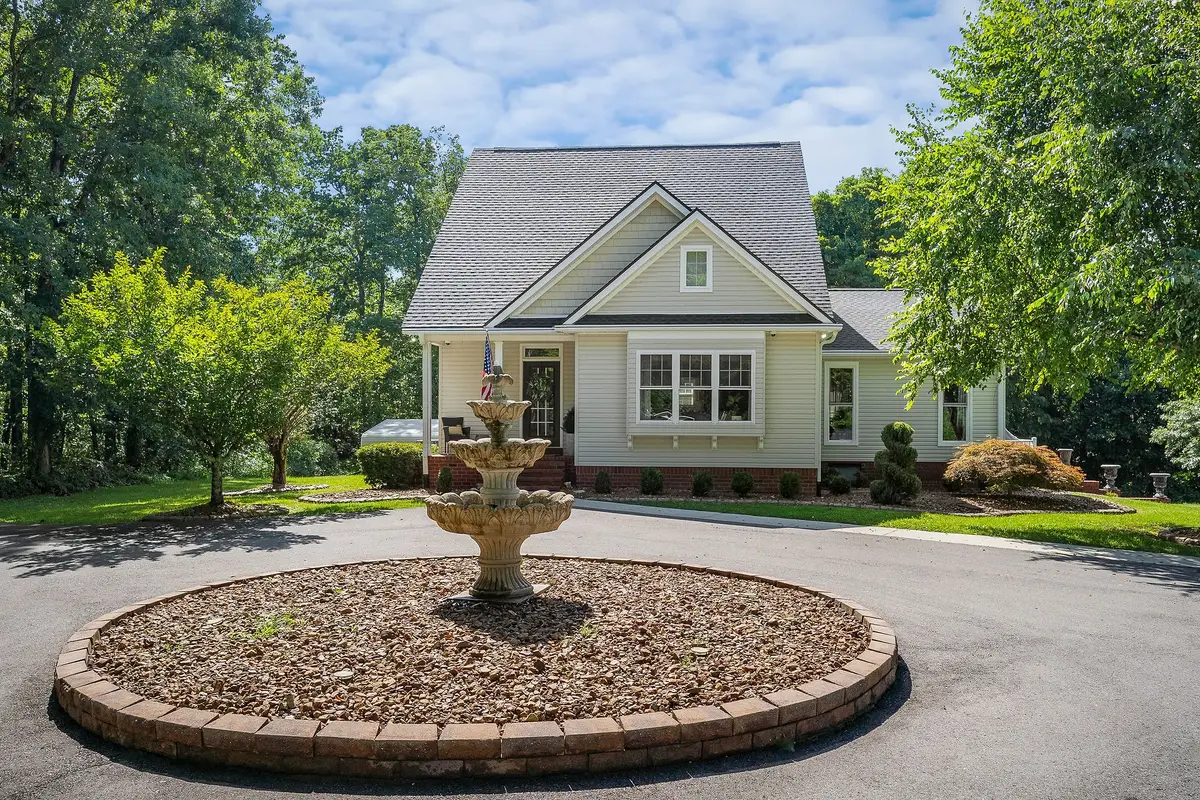 735 Hurricane Ridge Rd, Smithville, TN 37166 - #1