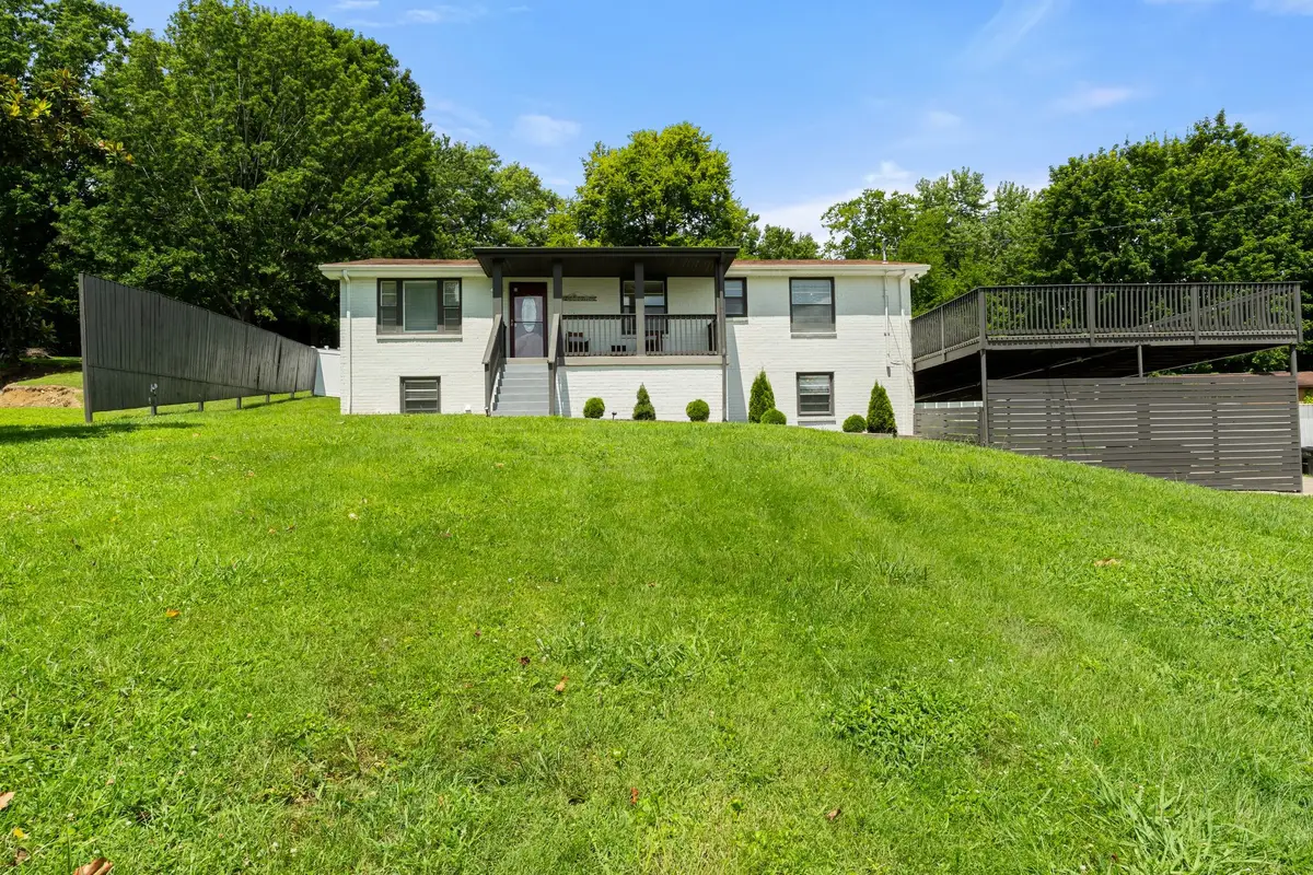 213 Riverwood Dr, Hendersonville, TN 37075 - #1