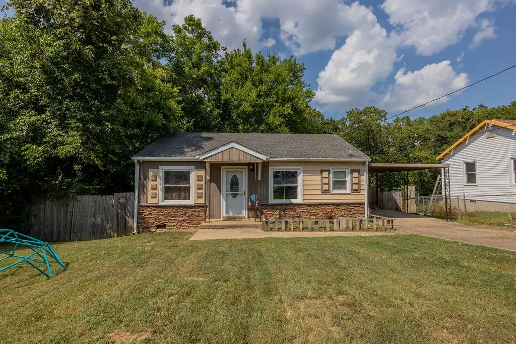 711 Monroe St, Clarksville, TN 37040 - #1