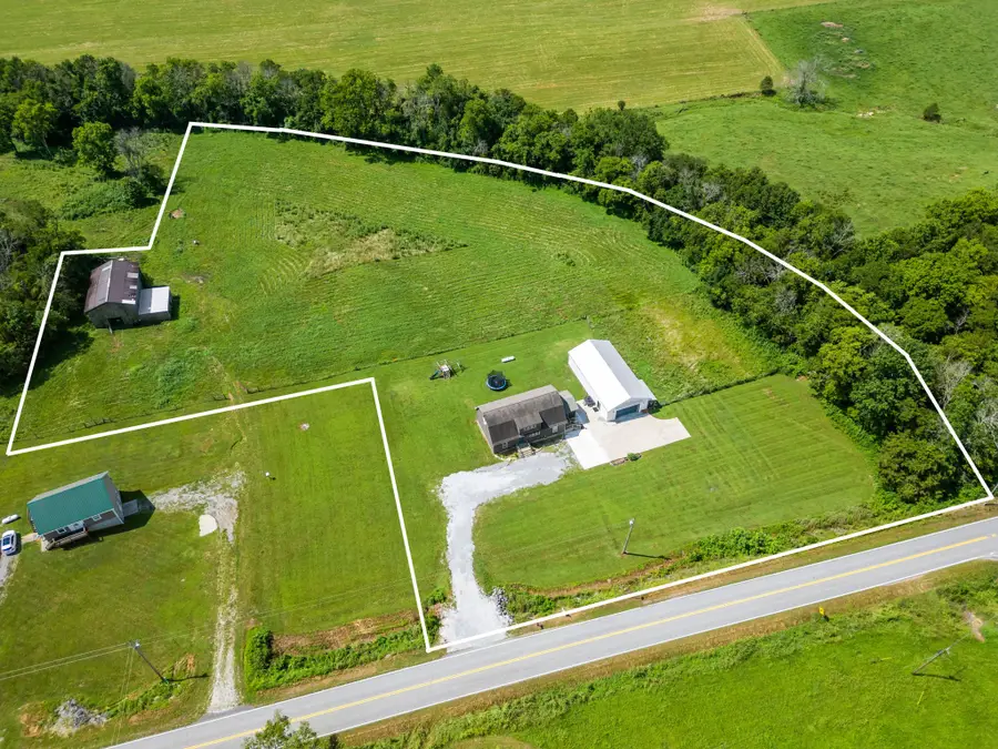 440 Honeysuckle Lane Rd, Bethpage, TN 37022 - Image #2