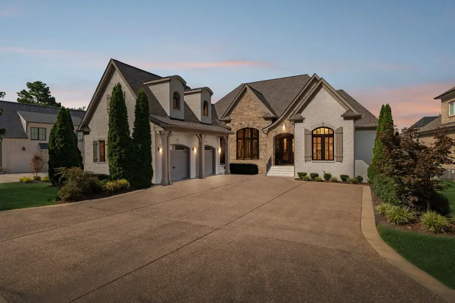 3033 Lakeshore Dr, Old Hickory, TN 37138 - Image #2